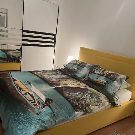Apartment Pola Esterno foto