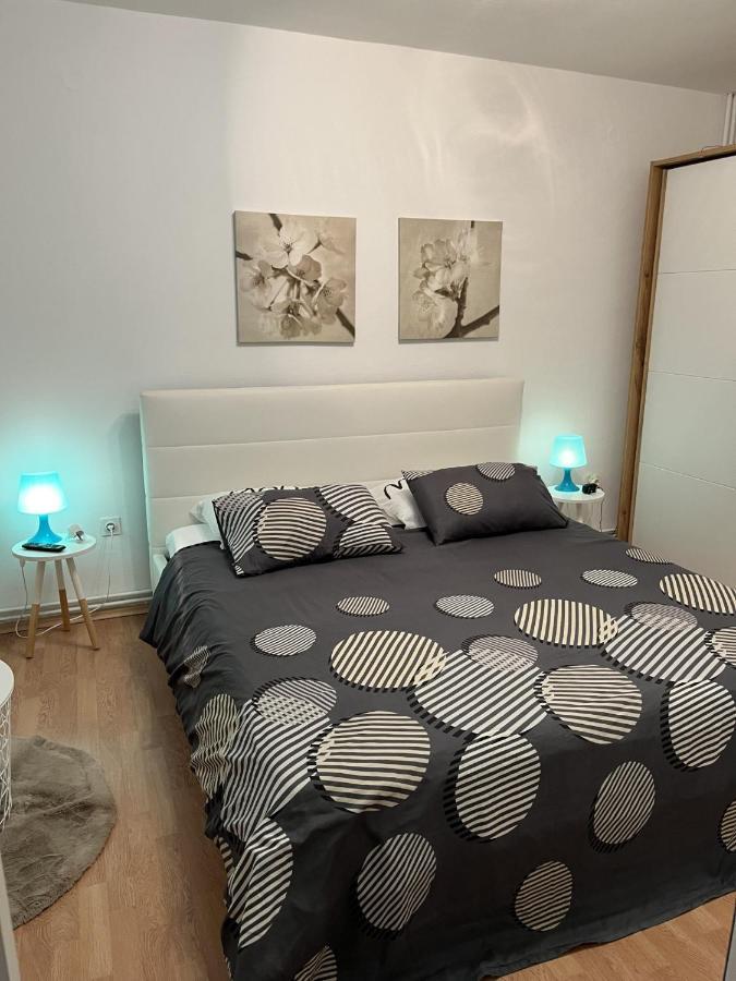 Apartment Pola Esterno foto